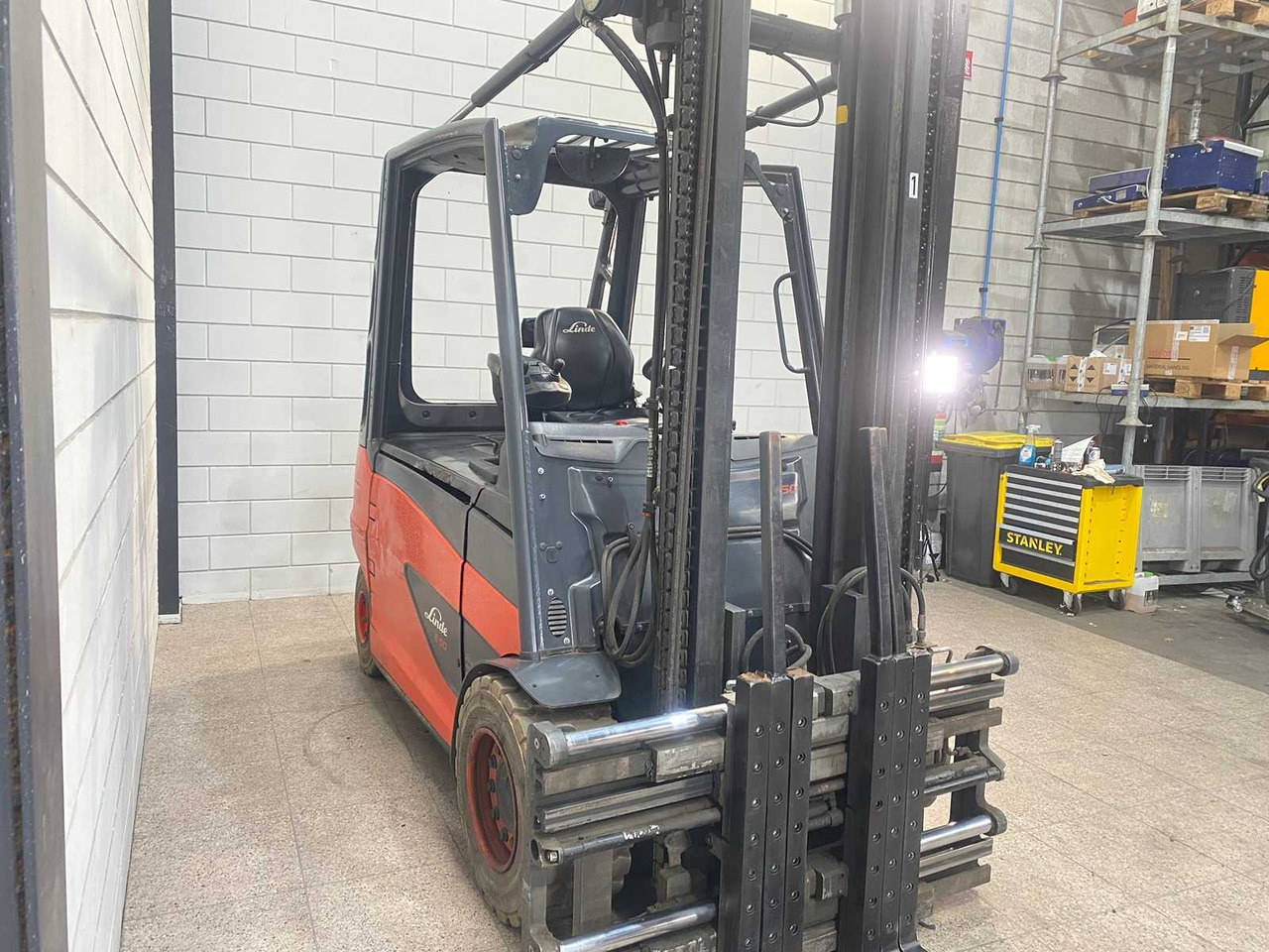 LINDE - 2019 - E50HL-01 - 5000KG LIFTING CAPACITY, TRIPLE LOADER - FORKLIFT - Forklift: gambar 5 LINDE - 2019 - E50HL-01 - 5000KG LIFTING CAPACITY, TRIPLE LOADER - FORKLIFT - Forklift: gambar 5