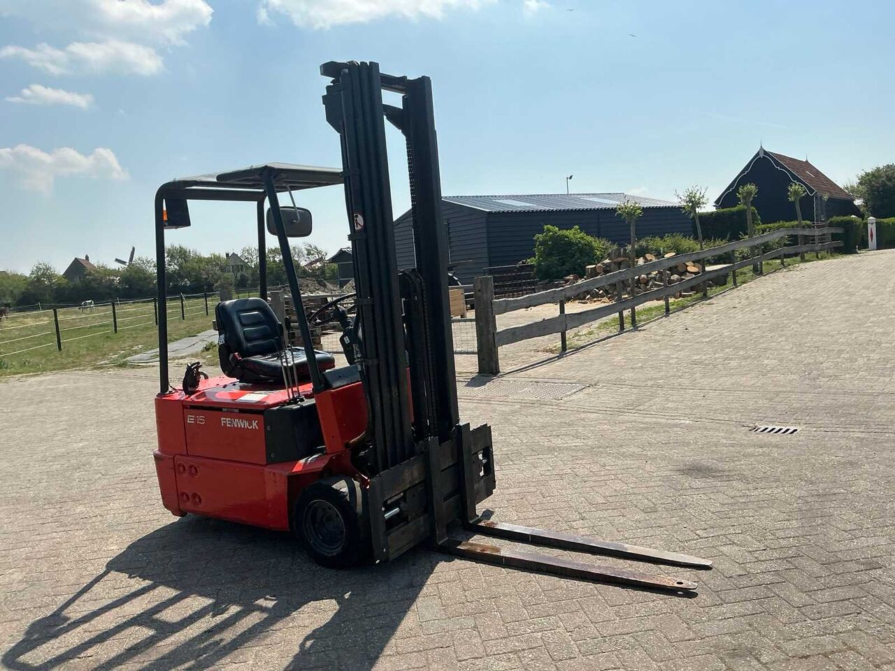 LINDE E15 FORKLIFT - Forklift: gambar 3 LINDE E15 FORKLIFT - Forklift: gambar 3