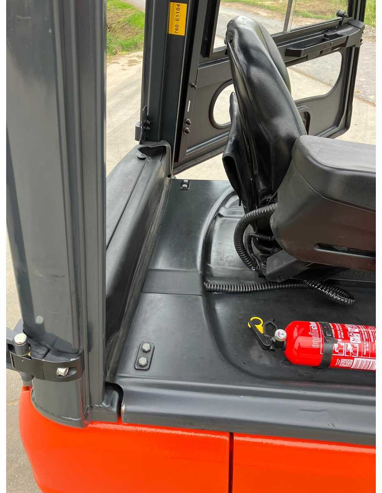 Forklift LINDE E16 FORKLIFT: gambar 12 Forklift LINDE E16 FORKLIFT: gambar 12