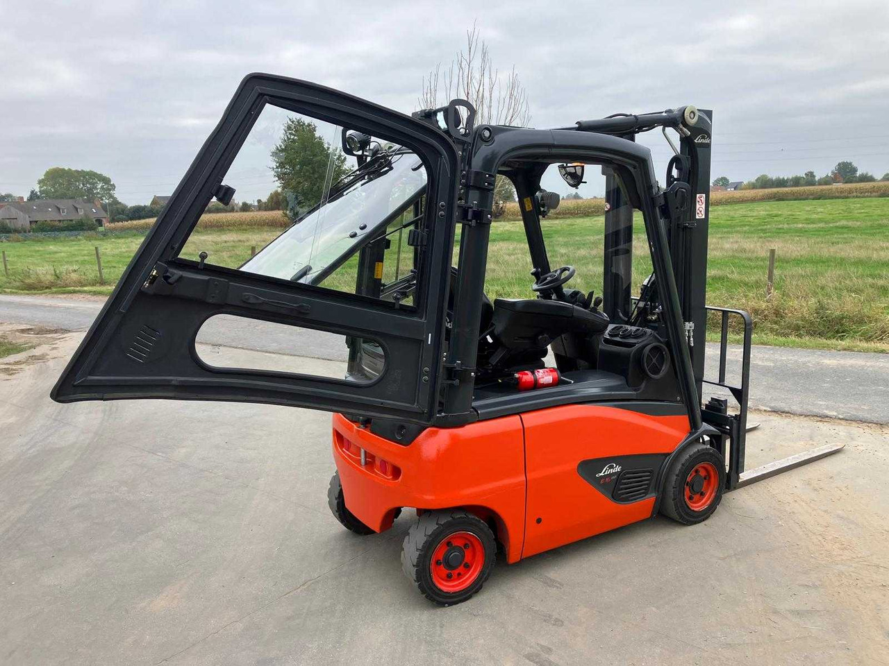 Forklift LINDE E16 FORKLIFT: gambar 11 Forklift LINDE E16 FORKLIFT: gambar 11