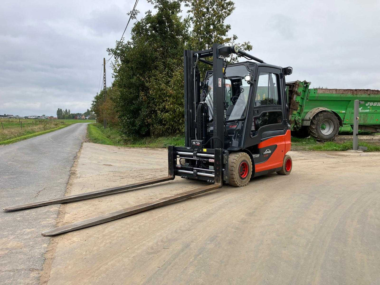 LINDE E25-01 FORKLIFT 2018 - Forklift: gambar 4 LINDE E25-01 FORKLIFT 2018 - Forklift: gambar 4