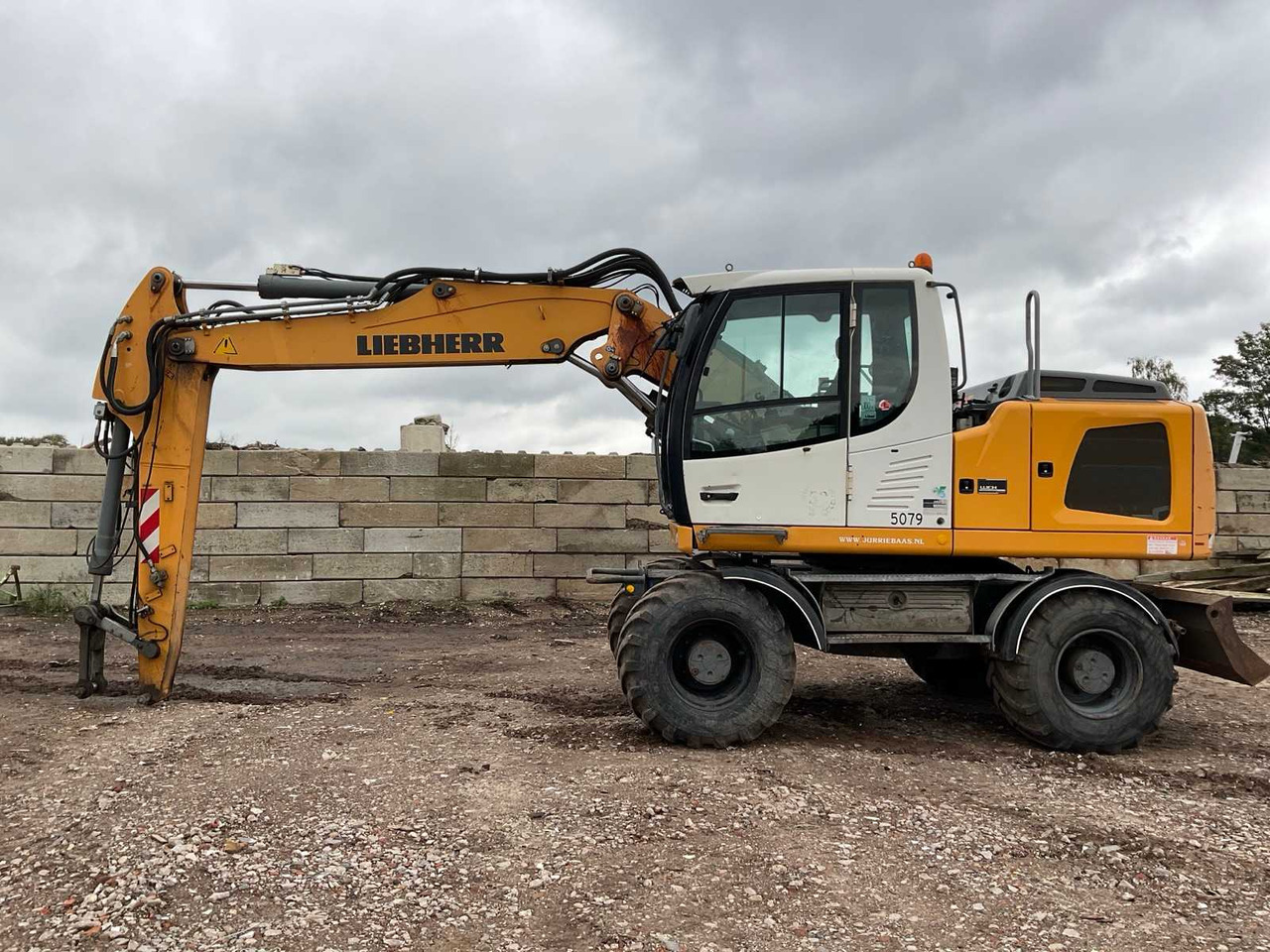 Liebherr A916-L1 - Ekskavator roda: gambar 5 Liebherr A916-L1 - Ekskavator roda: gambar 5