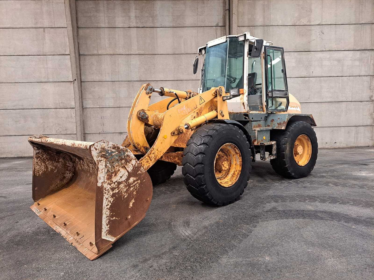 Liebherr L514 - Wheel loader: gambar 1 Liebherr L514 - Wheel loader: gambar 1