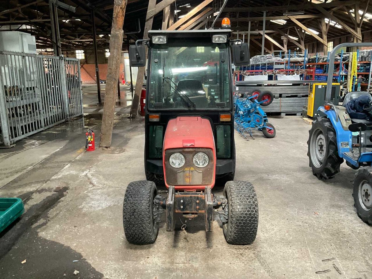 Massey Ferguson 1523 - Traktor kompak: gambar 2 Massey Ferguson 1523 - Traktor kompak: gambar 2