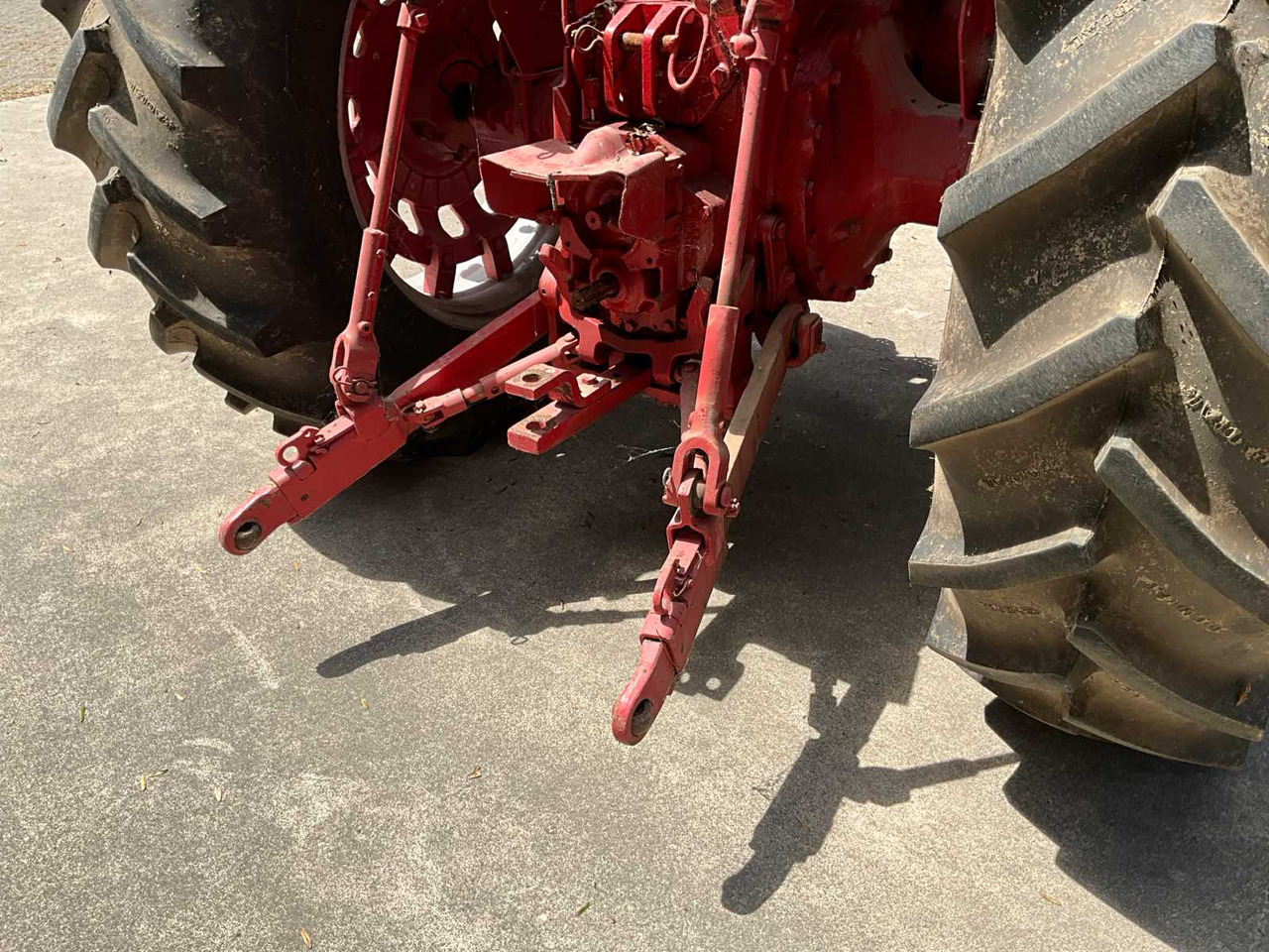 Traktor Mc cormick international F 806 D: gambar 32