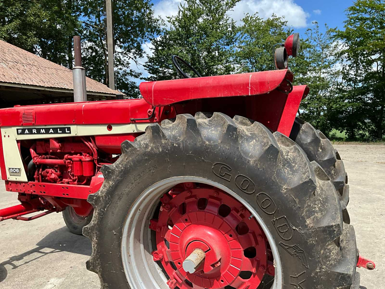 Traktor Mc cormick international F 806 D: gambar 6