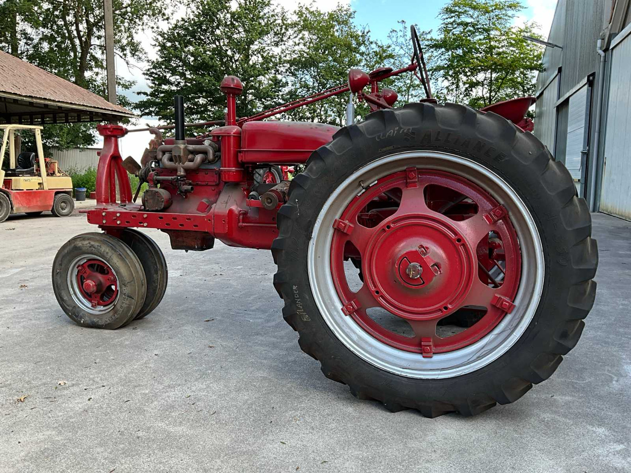 McCormick Benzine - Traktor: gambar 4 McCormick Benzine - Traktor: gambar 4