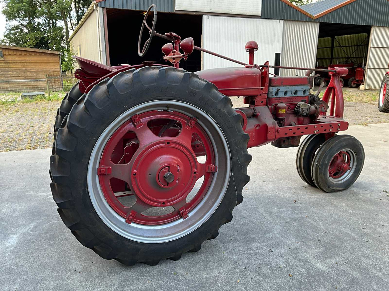 McCormick Benzine - Traktor: gambar 3 McCormick Benzine - Traktor: gambar 3