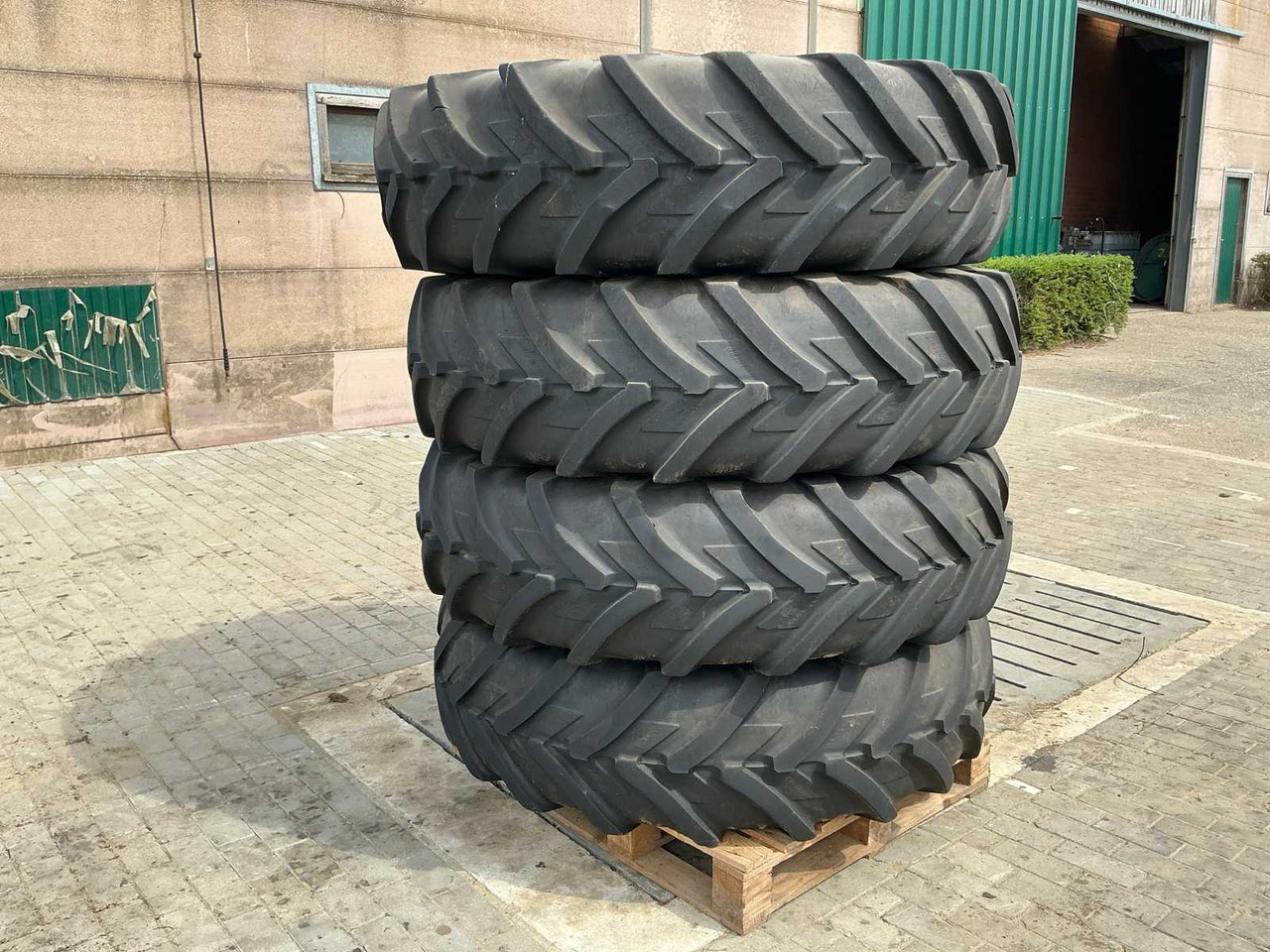 Michelin Agribib - Roda/ Ban untuk Traktor: gambar 1 Michelin Agribib - Roda/ Ban untuk Traktor: gambar 1