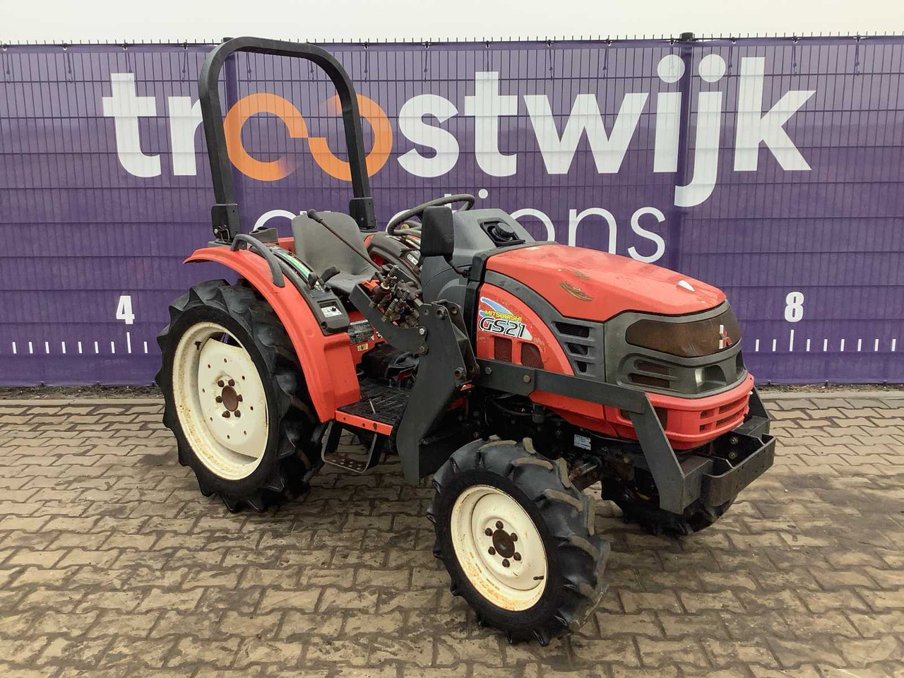 Mitsubishi GS21 - Traktor kompak: gambar 2 Mitsubishi GS21 - Traktor kompak: gambar 2