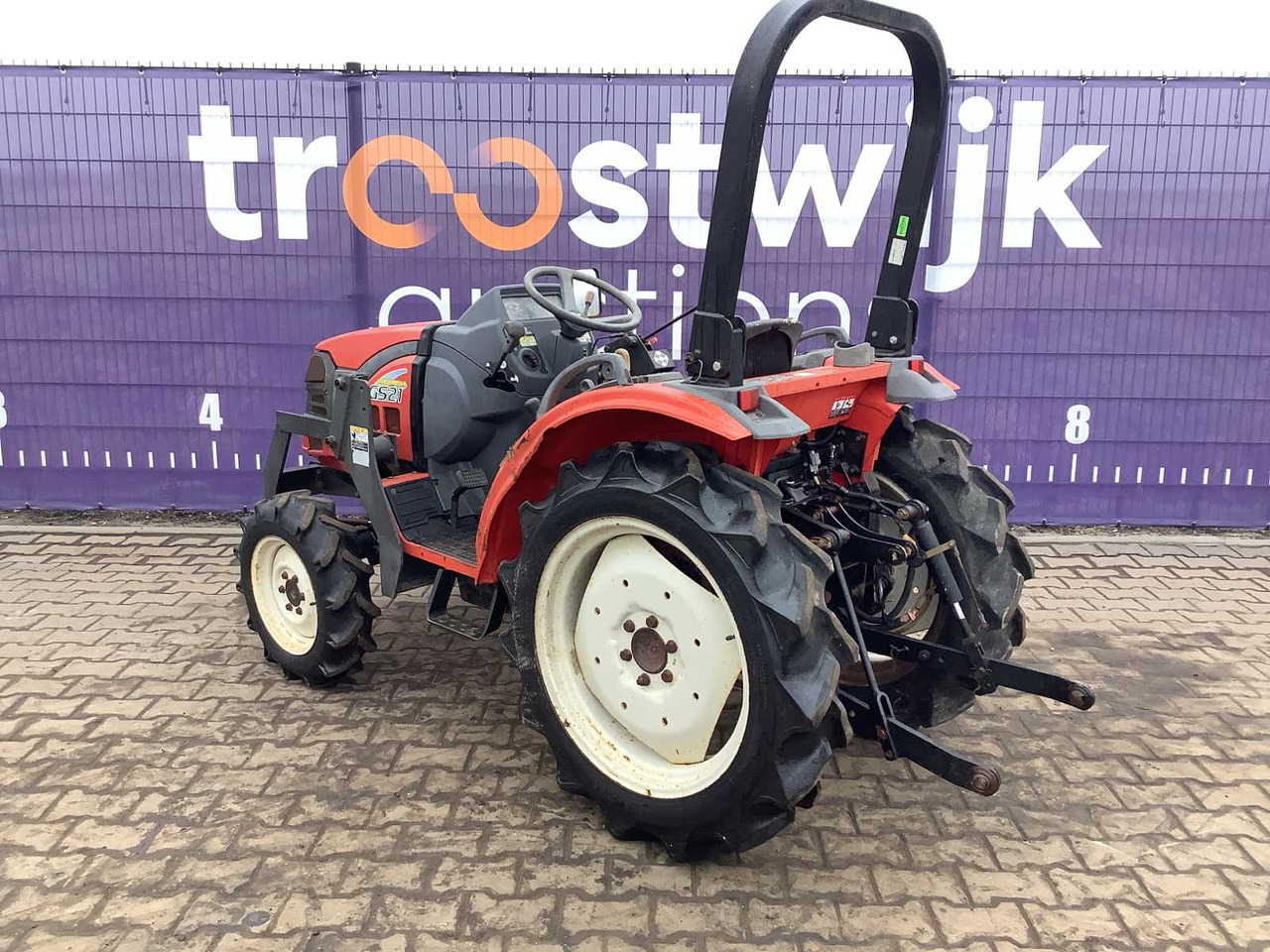 Mitsubishi GS21 - Traktor kompak: gambar 4 Mitsubishi GS21 - Traktor kompak: gambar 4