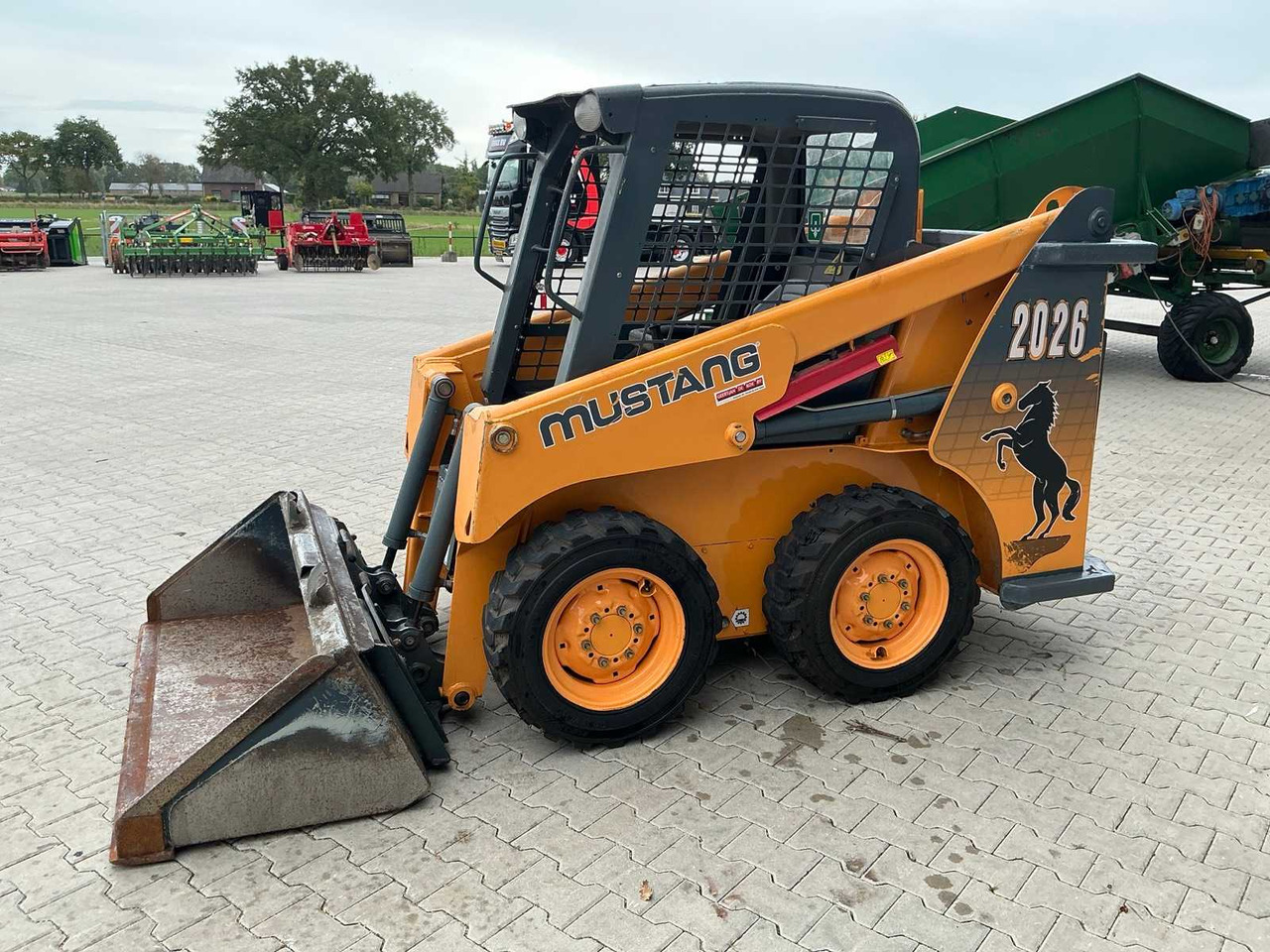 Mustang 2026 - Skid steer: gambar 1 Mustang 2026 - Skid steer: gambar 1