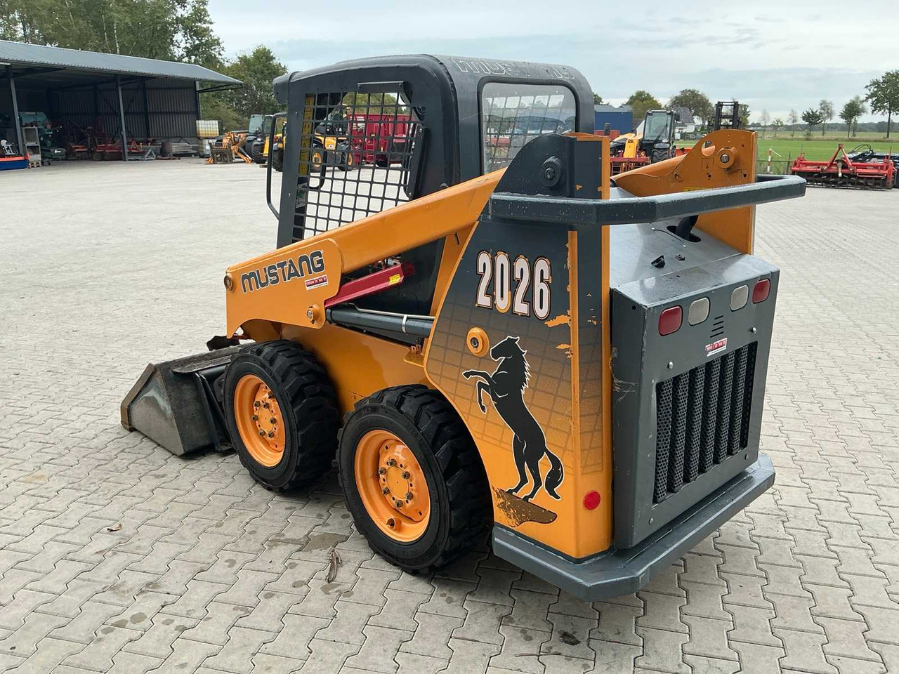 Mustang 2026 - Skid steer: gambar 2 Mustang 2026 - Skid steer: gambar 2