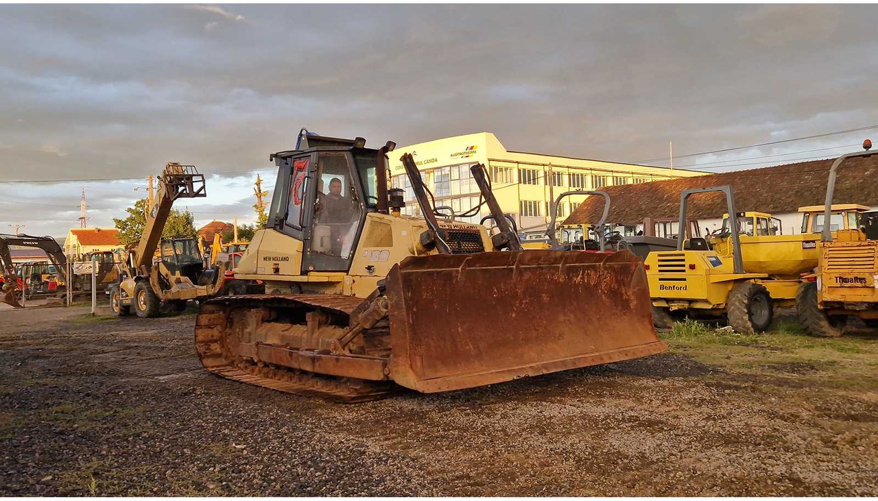 NEW HOLLAND - Bulldozer: gambar 4 NEW HOLLAND - Bulldozer: gambar 4