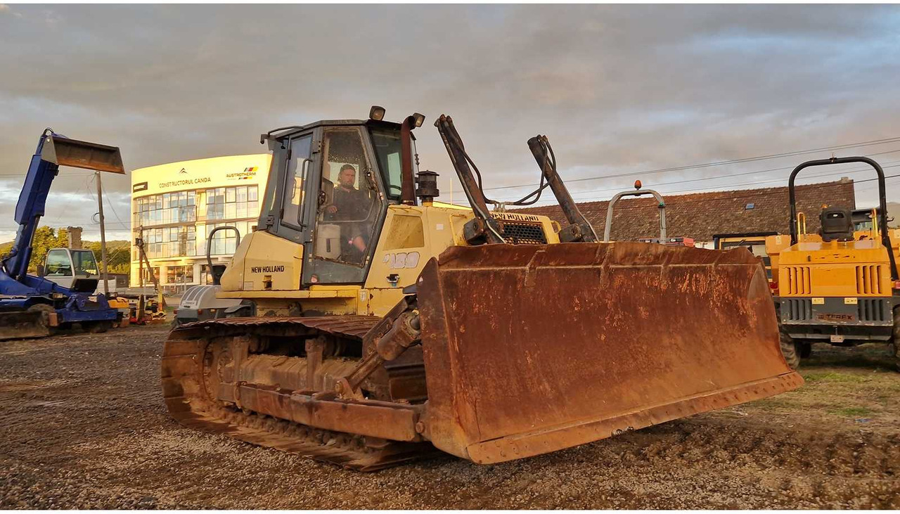 NEW HOLLAND - Bulldozer: gambar 1 NEW HOLLAND - Bulldozer: gambar 1