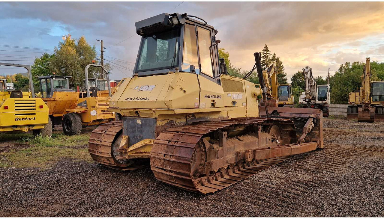 NEW HOLLAND - Bulldozer: gambar 3 NEW HOLLAND - Bulldozer: gambar 3
