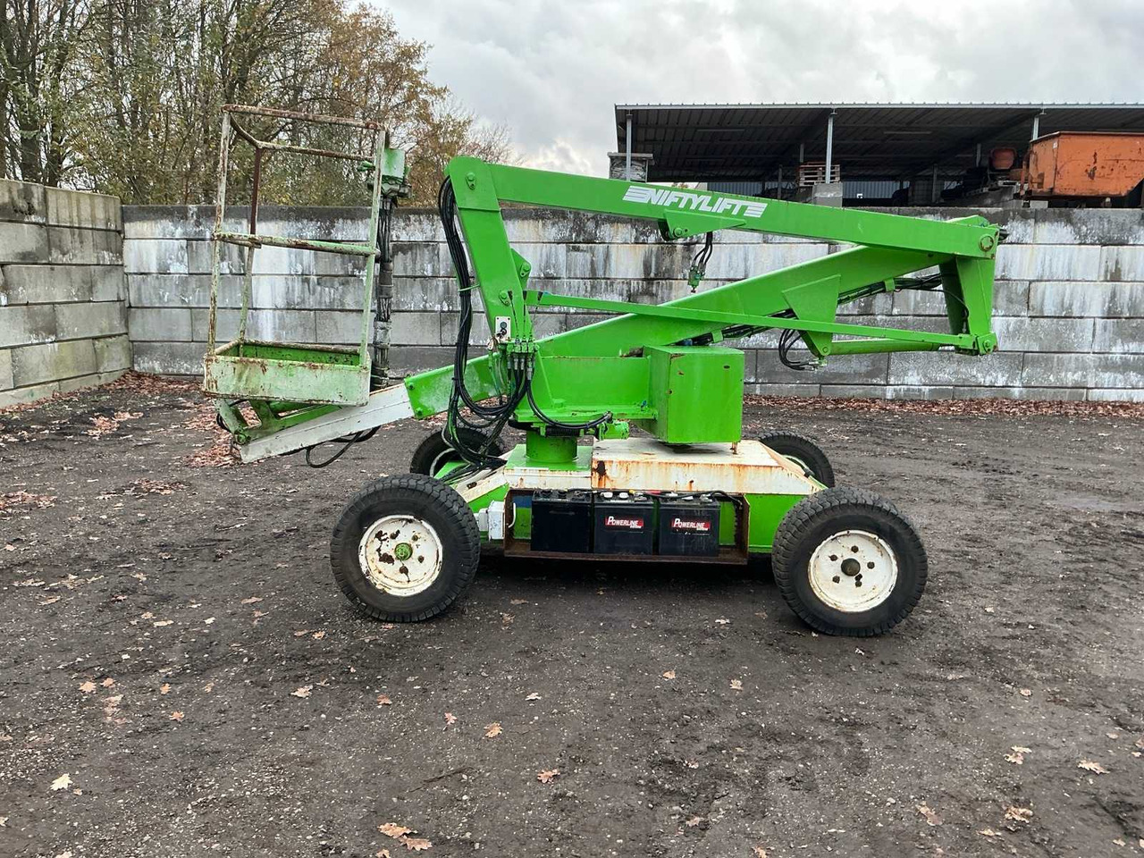 NIFTYLIFT AERIAL PLATFORM DEFECTIVE - Platform pengangkat: gambar 2 NIFTYLIFT AERIAL PLATFORM DEFECTIVE - Platform pengangkat: gambar 2