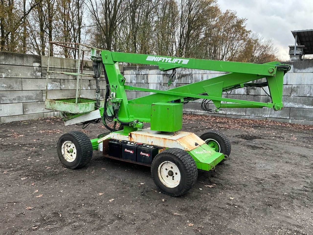 NIFTYLIFT AERIAL PLATFORM DEFECTIVE - Platform pengangkat: gambar 3 NIFTYLIFT AERIAL PLATFORM DEFECTIVE - Platform pengangkat: gambar 3