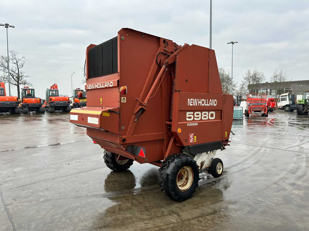 New Holland 654 - Baler bulat: gambar 4 New Holland 654 - Baler bulat: gambar 4