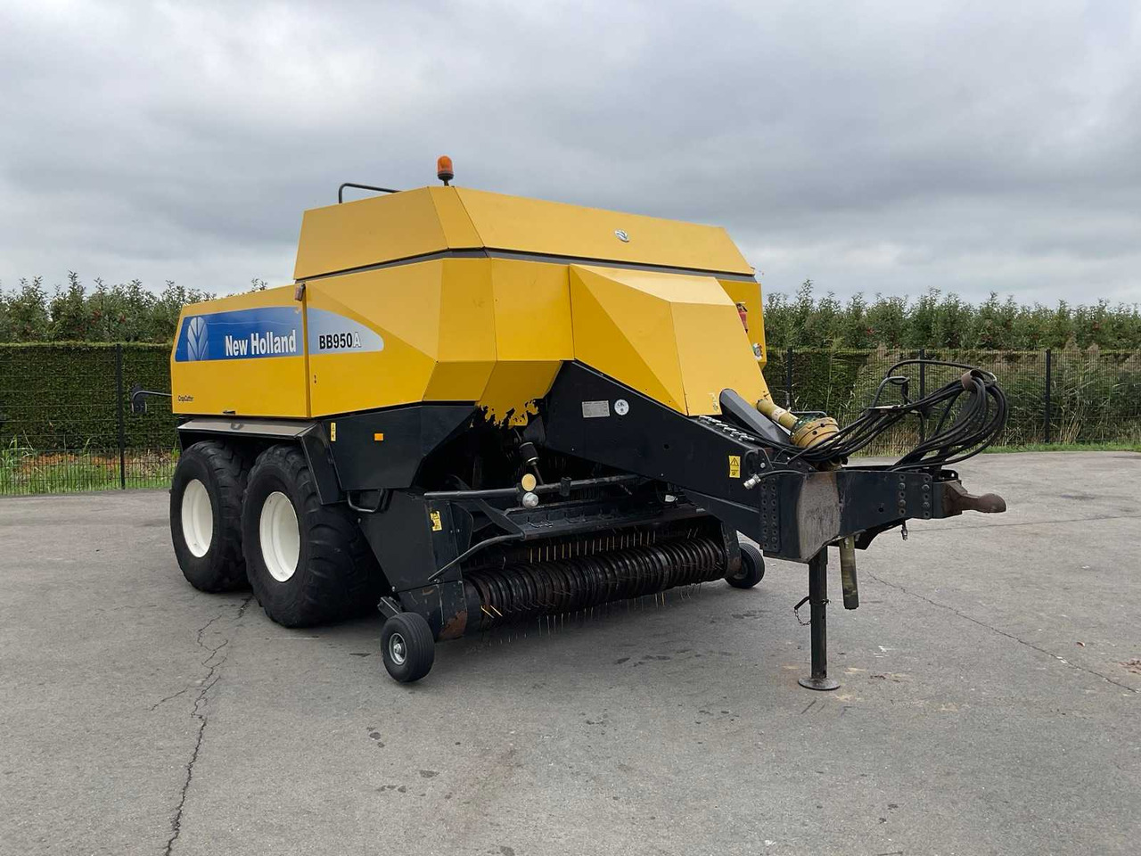 New Holland BB 960 R - Baler persegi: gambar 1 New Holland BB 960 R - Baler persegi: gambar 1
