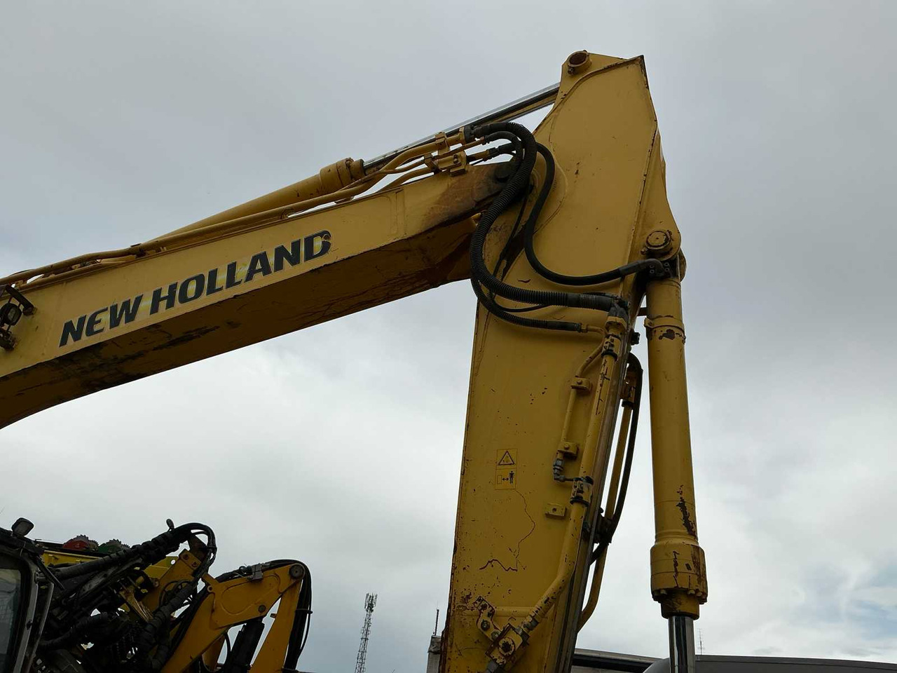 Ekskavator perayap New Holland E235BSR-2: gambar 7