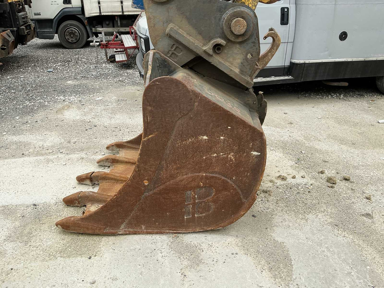 Ekskavator perayap New Holland E235BSR-2: gambar 9