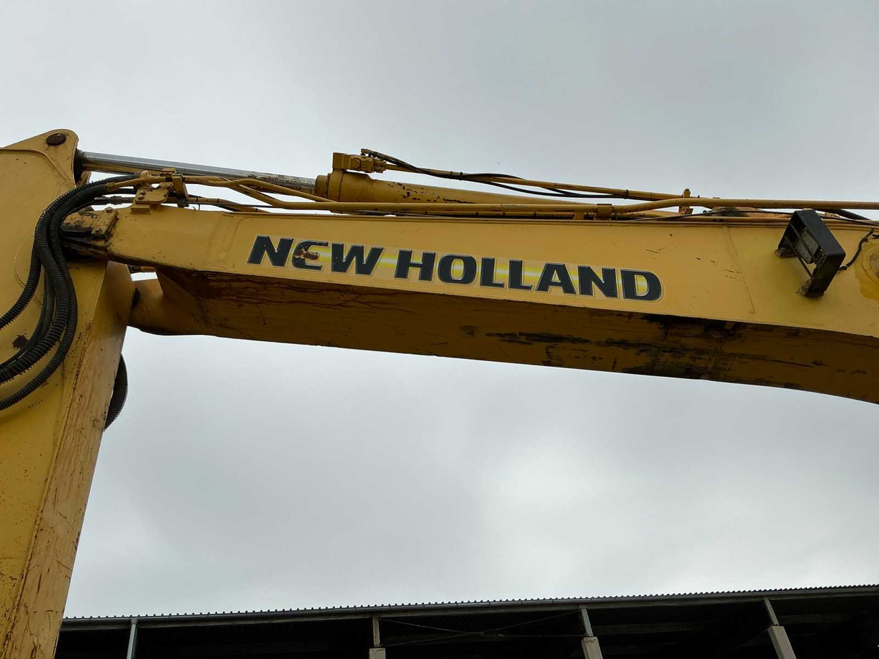 Ekskavator perayap New Holland E235BSR-2: gambar 29