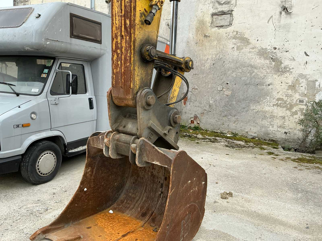 Ekskavator perayap New Holland E235BSR-2: gambar 11