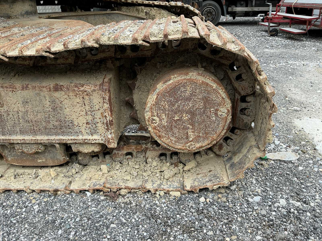 Ekskavator perayap New Holland E235BSR-2: gambar 13