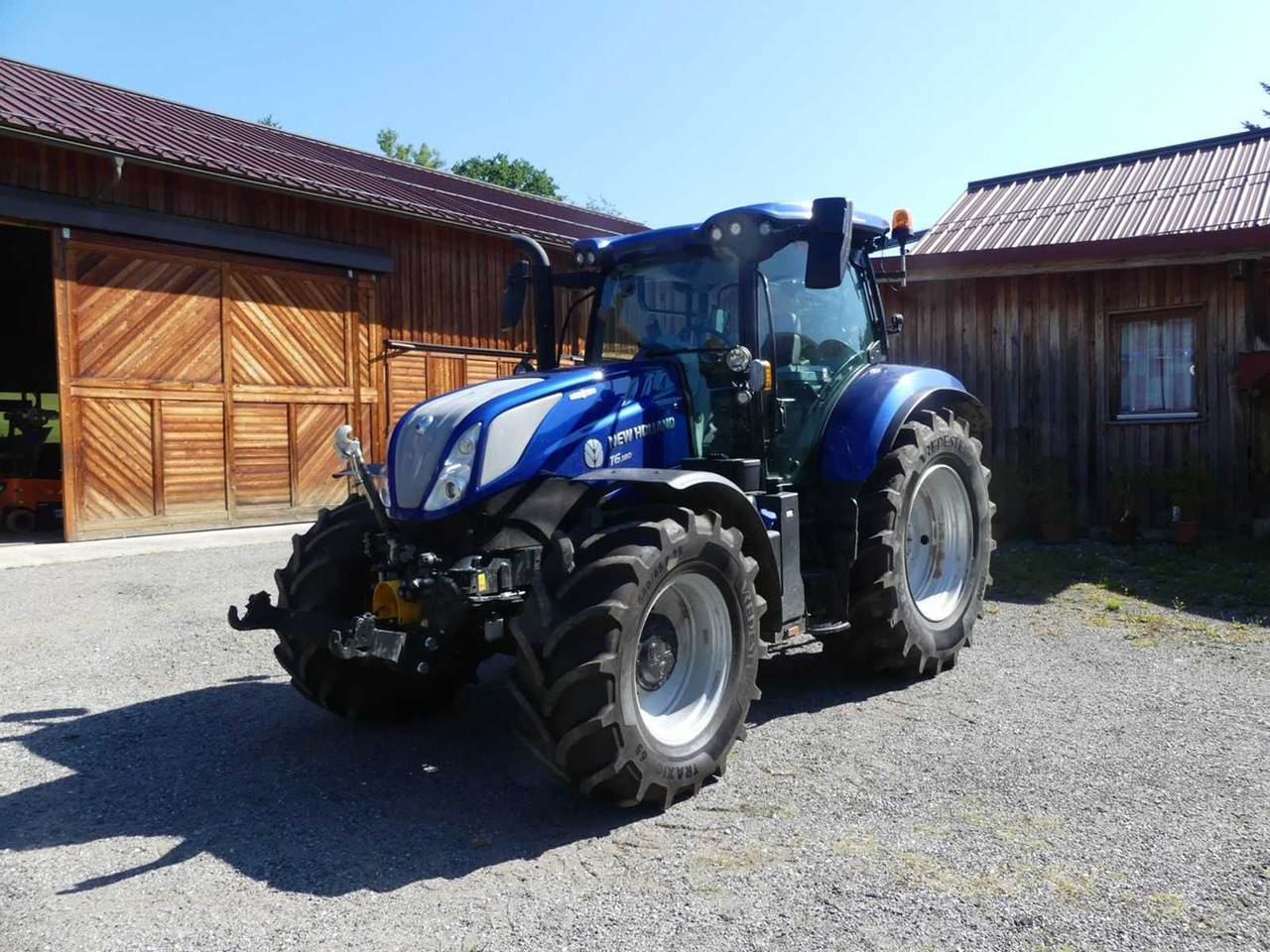 New Holland T6.180 AC - Traktor: gambar 1 New Holland T6.180 AC - Traktor: gambar 1