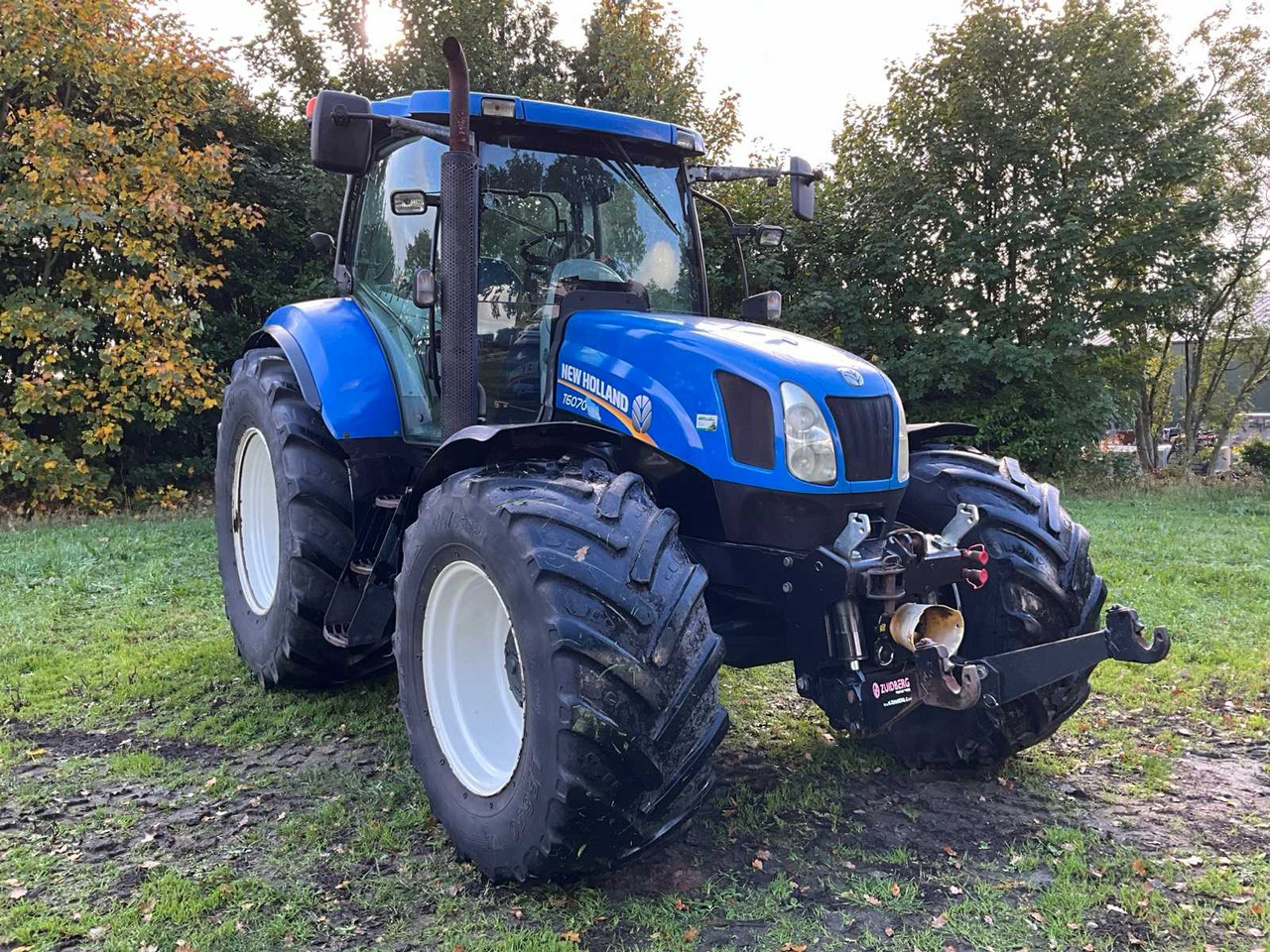 New Holland T6070 - Traktor: gambar 4 New Holland T6070 - Traktor: gambar 4