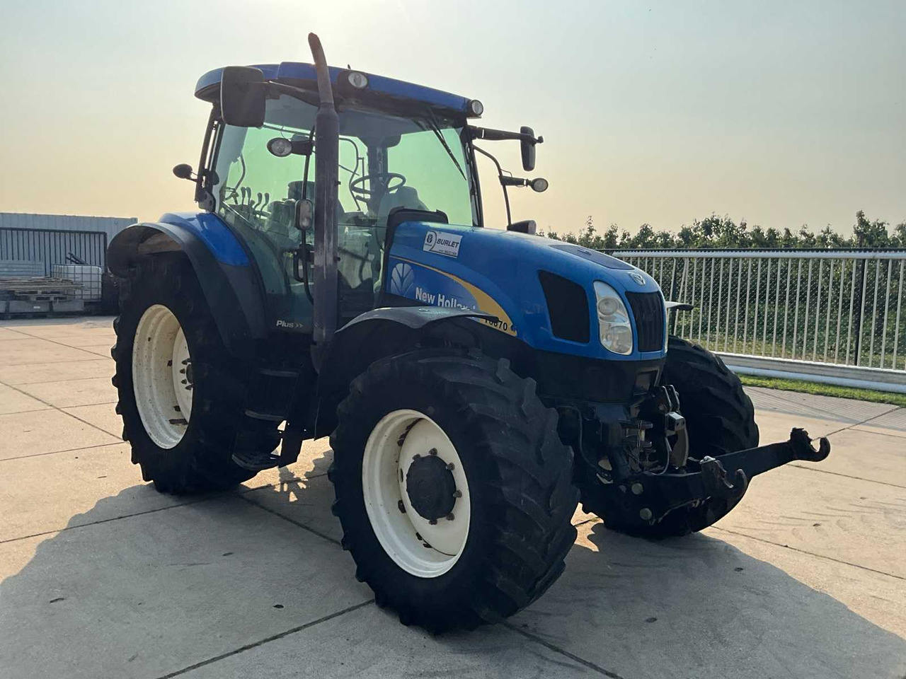 New Holland T6070 - Traktor: gambar 3 New Holland T6070 - Traktor: gambar 3