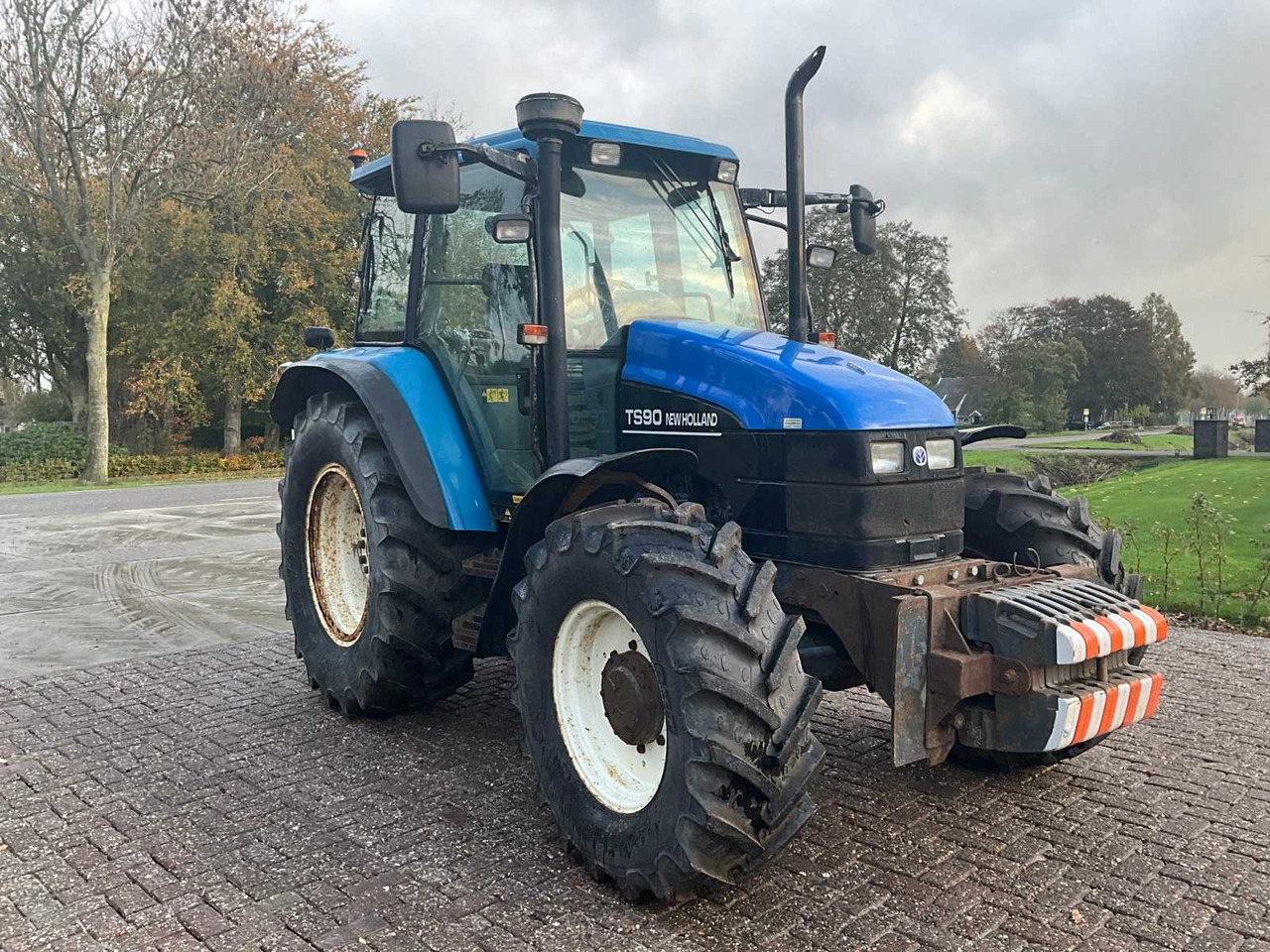 New holland TS90 - Traktor: gambar 4 New holland TS90 - Traktor: gambar 4