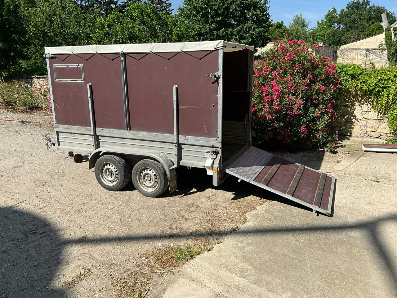 Pongratz EPA 300 T - Trailer pengangkut hewan: gambar 3 Pongratz EPA 300 T - Trailer pengangkut hewan: gambar 3