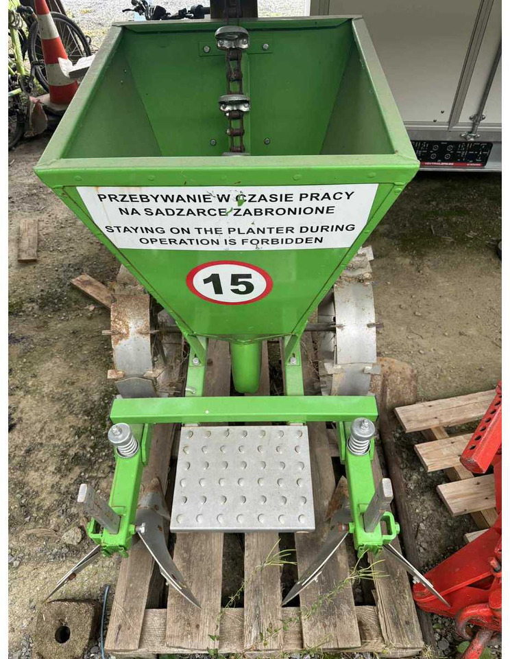 Potato harvester and planter lot - Mesin pemanen kentang: gambar 2 Potato harvester and planter lot - Mesin pemanen kentang: gambar 2