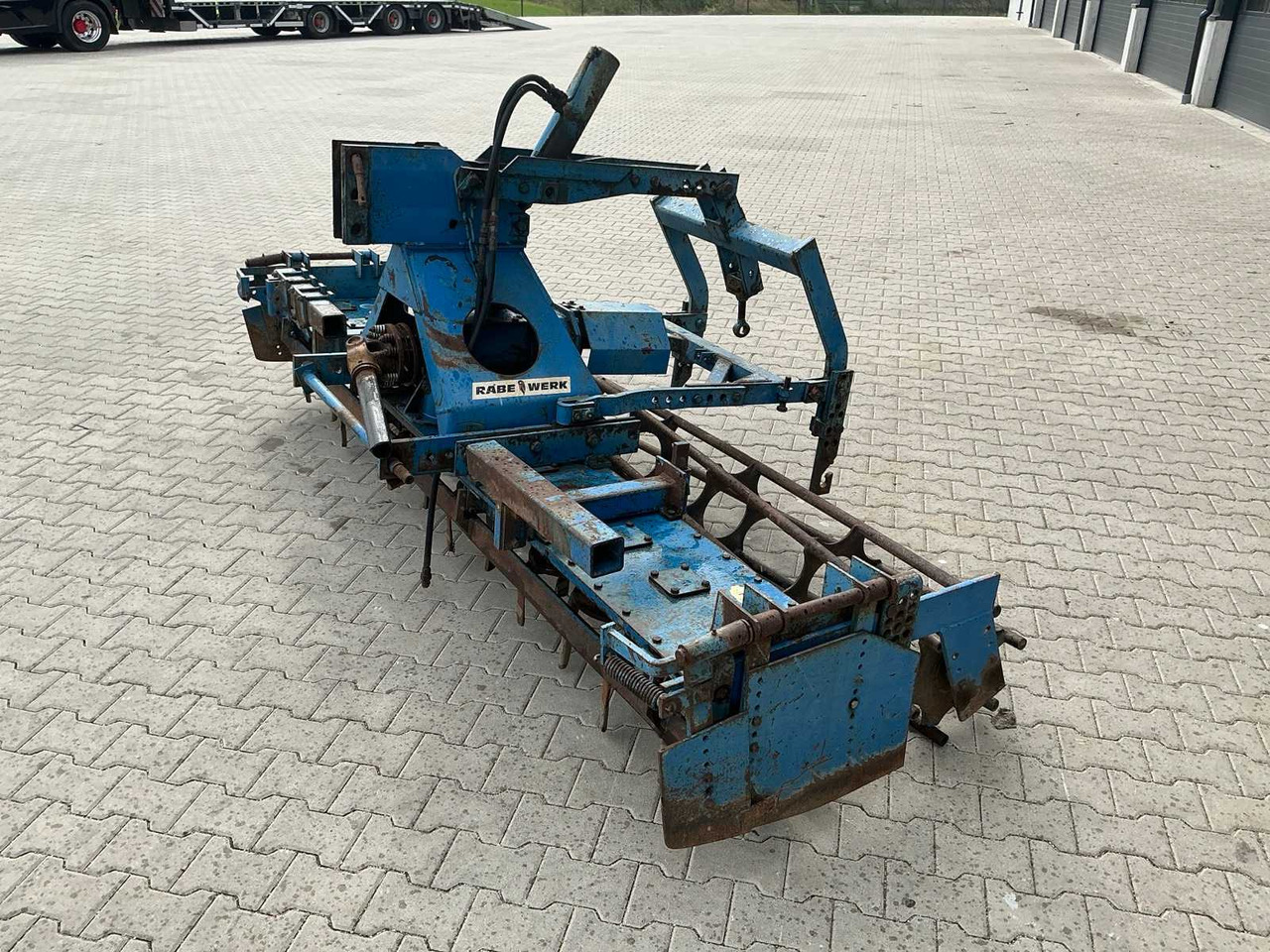 Rabe MKE 300 - Garu putar: gambar 2 Rabe MKE 300 - Garu putar: gambar 2