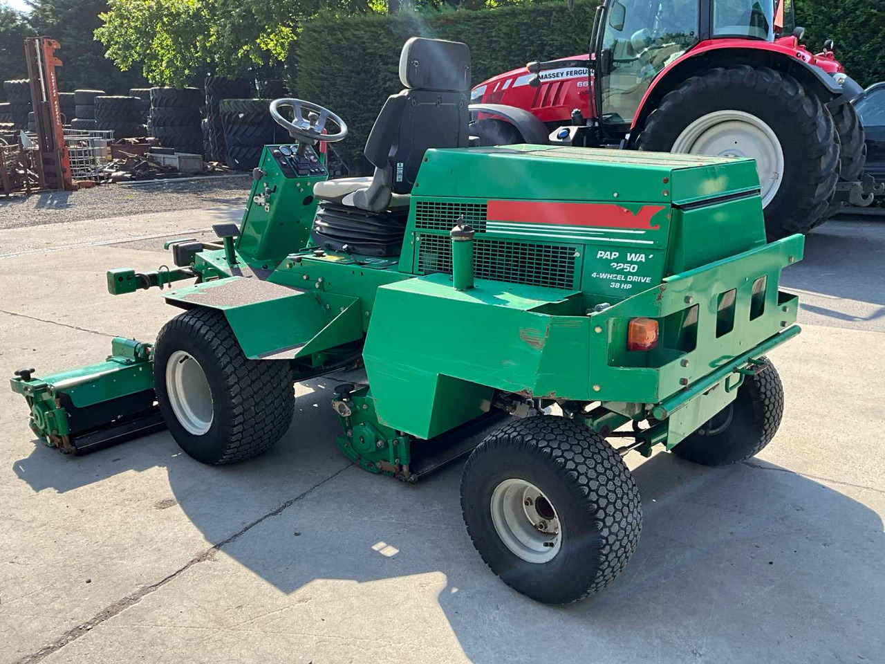 Ransomes Parkway 2250 - Mesin pemotong chopper/ Mulcher: gambar 3 Ransomes Parkway 2250 - Mesin pemotong chopper/ Mulcher: gambar 3