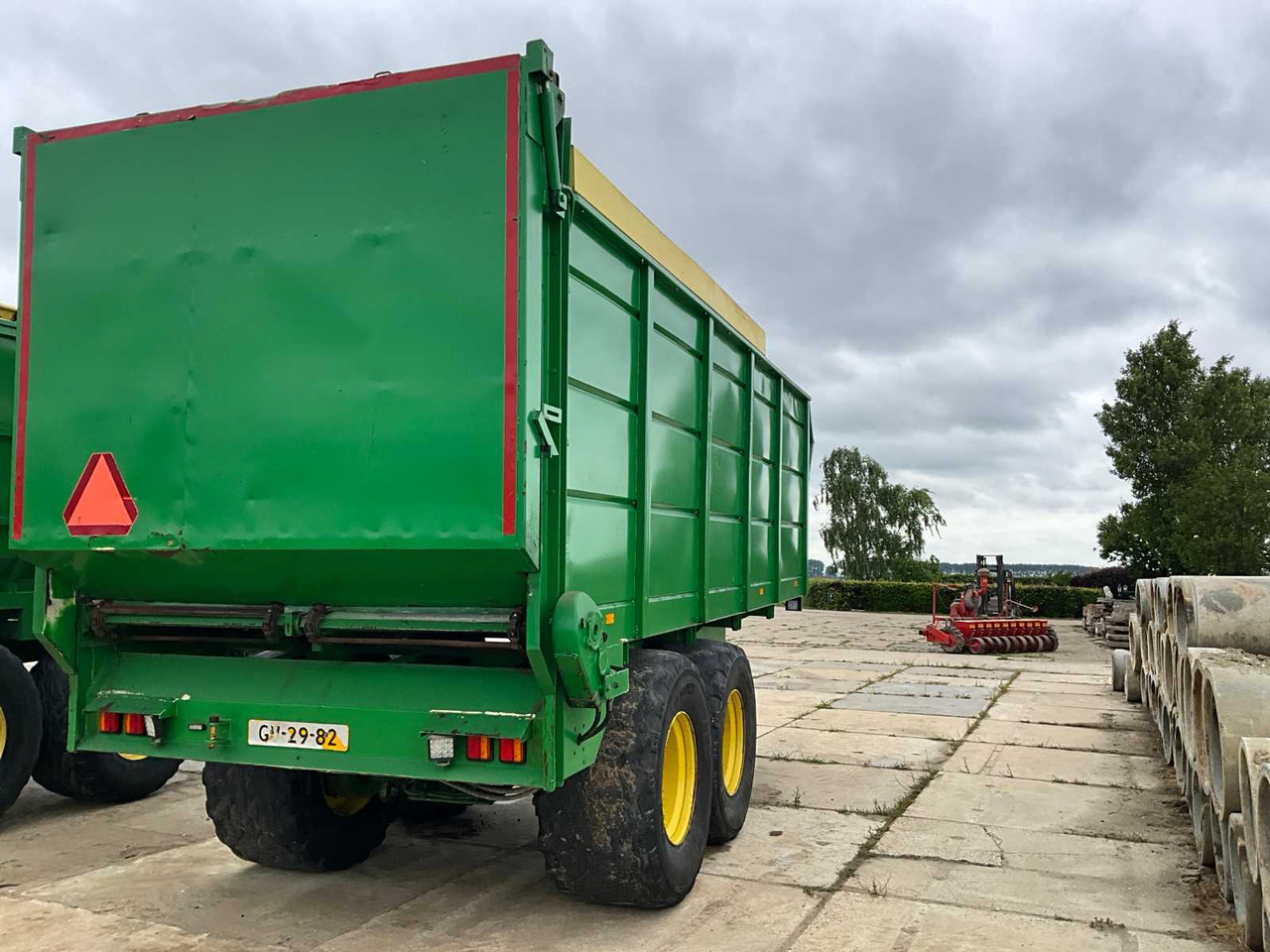 Record 5160 - Trailer pertanian: gambar 3 Record 5160 - Trailer pertanian: gambar 3