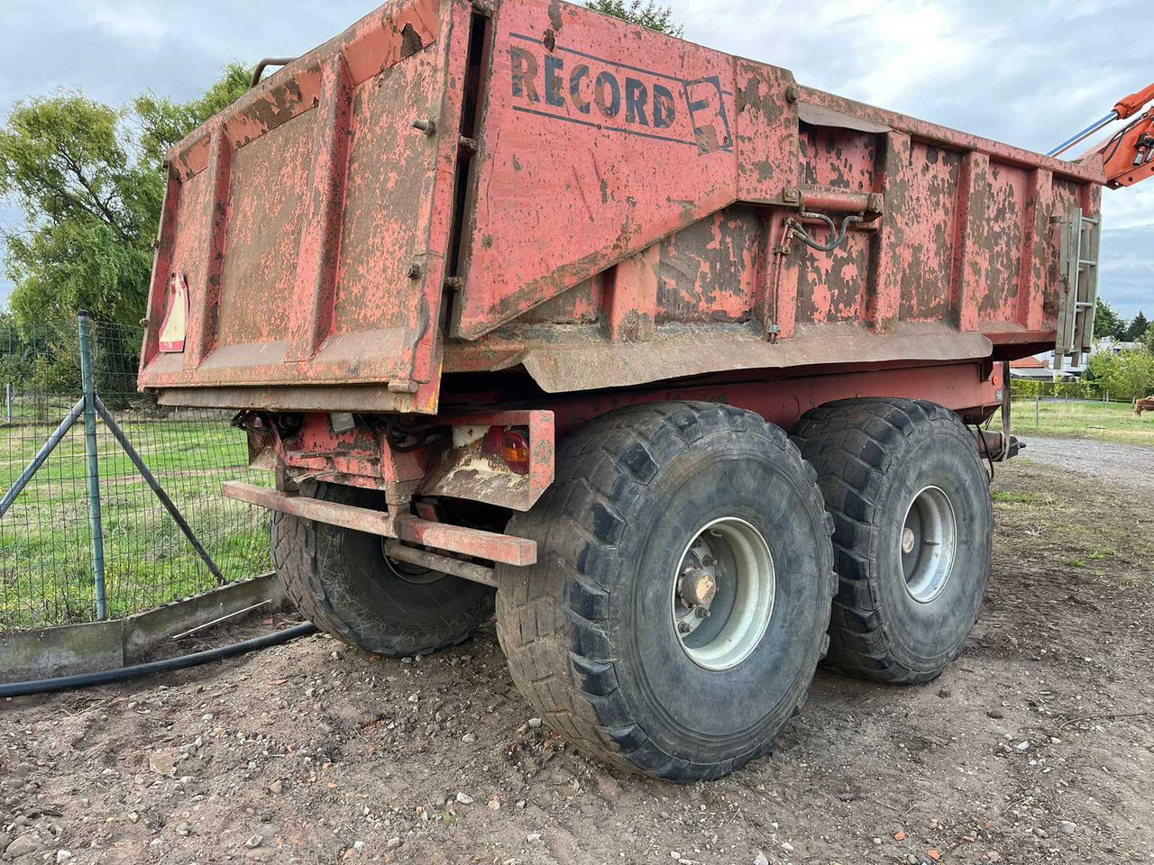 Record - Trailer jungkit pertanian/ Tempat sampah: gambar 2 Record - Trailer jungkit pertanian/ Tempat sampah: gambar 2