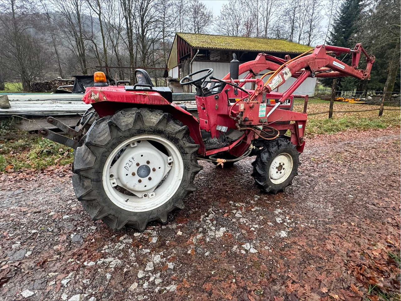 SHIBAURA - D23F - 4WD AGRICULTURAL TRACTOR - Traktor: gambar 1 SHIBAURA - D23F - 4WD AGRICULTURAL TRACTOR - Traktor: gambar 1