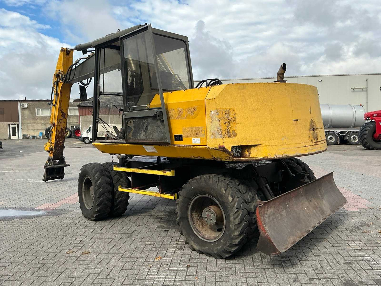 Sennebogen SM13 - Ekskavator roda: gambar 3 Sennebogen SM13 - Ekskavator roda: gambar 3