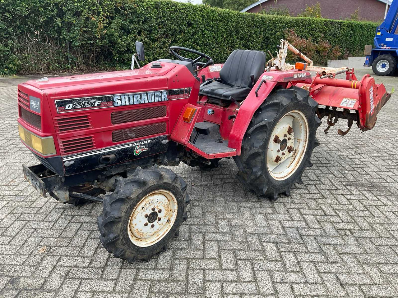 Shibaura D215F - Traktor kompak: gambar 1 Shibaura D215F - Traktor kompak: gambar 1