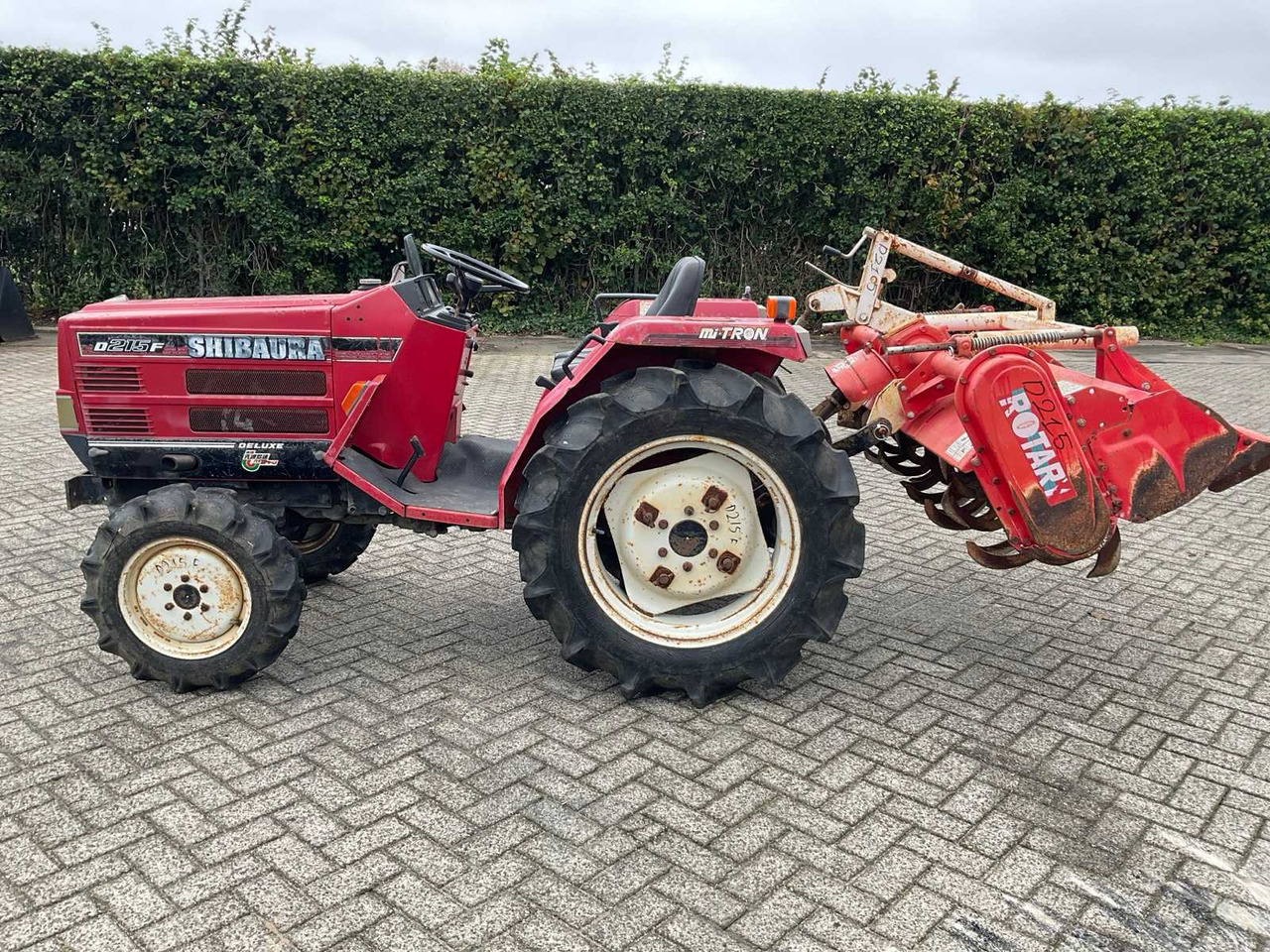 Shibaura D215F - Traktor kompak: gambar 5 Shibaura D215F - Traktor kompak: gambar 5