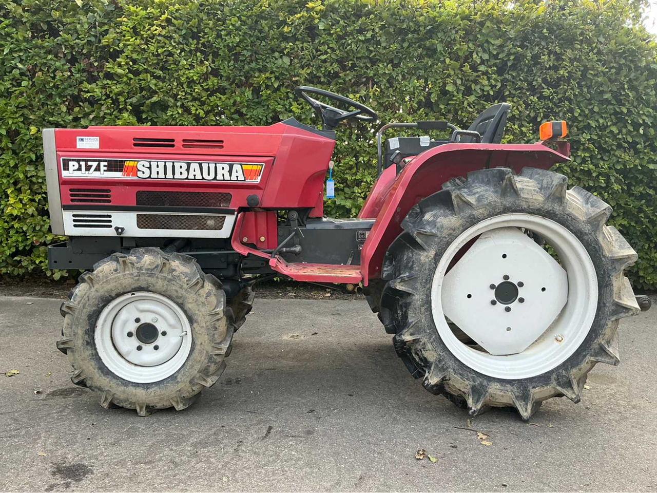 Shibaura P-17F - Traktor kompak: gambar 2 Shibaura P-17F - Traktor kompak: gambar 2