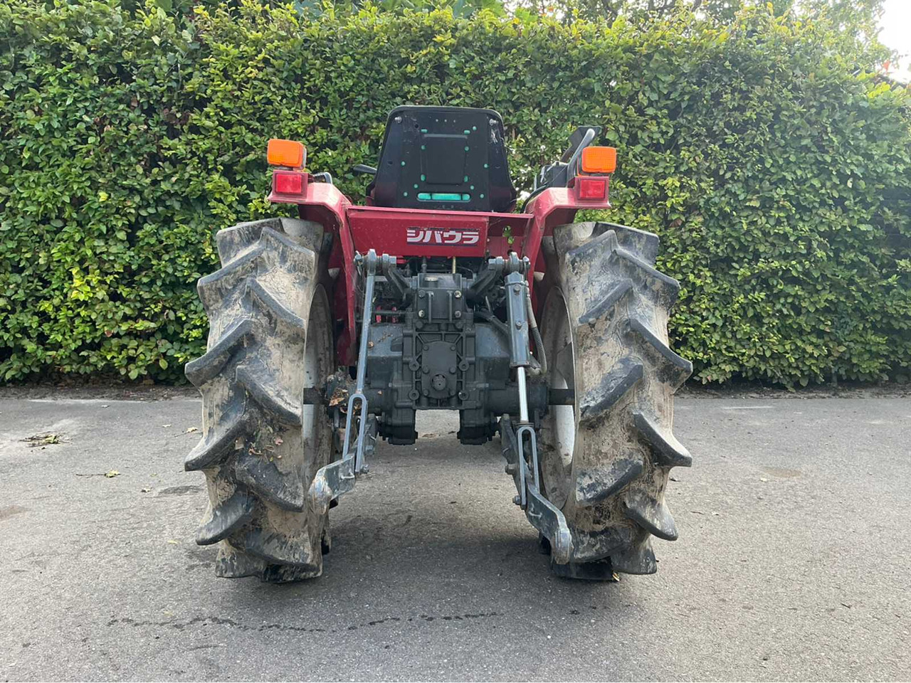 Shibaura P-17F - Traktor kompak: gambar 4 Shibaura P-17F - Traktor kompak: gambar 4