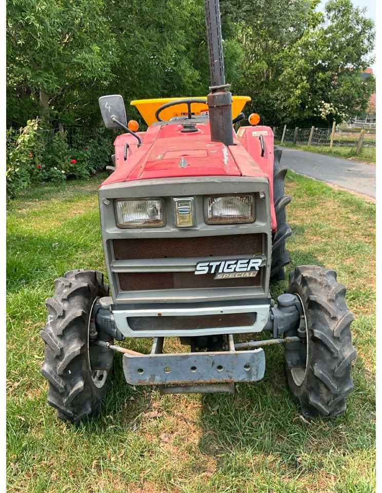 Shibaura P21F - Traktor kompak: gambar 2 Shibaura P21F - Traktor kompak: gambar 2