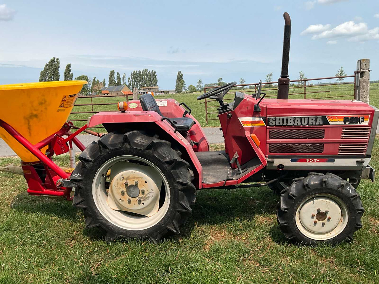 Shibaura P21F - Traktor kompak: gambar 5 Shibaura P21F - Traktor kompak: gambar 5