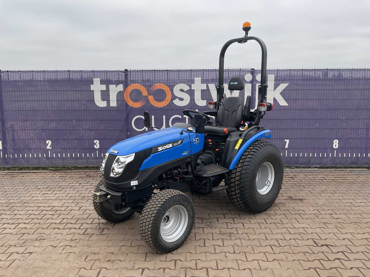 Solis H26 - Traktor kompak: gambar 1 Solis H26 - Traktor kompak: gambar 1