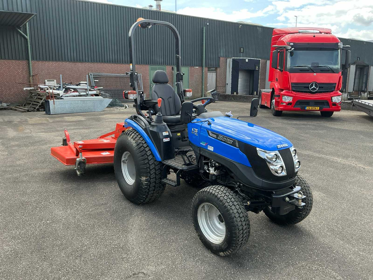 Solis S26 - Traktor kompak: gambar 2 Solis S26 - Traktor kompak: gambar 2