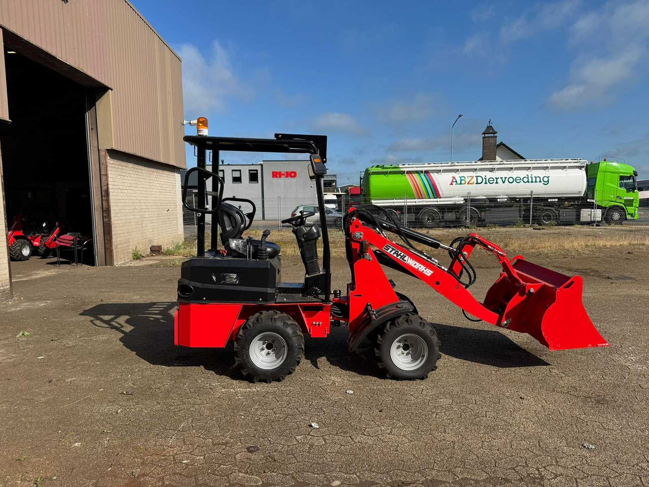 Stahlworks R906 - Wheel loader: gambar 2 Stahlworks R906 - Wheel loader: gambar 2